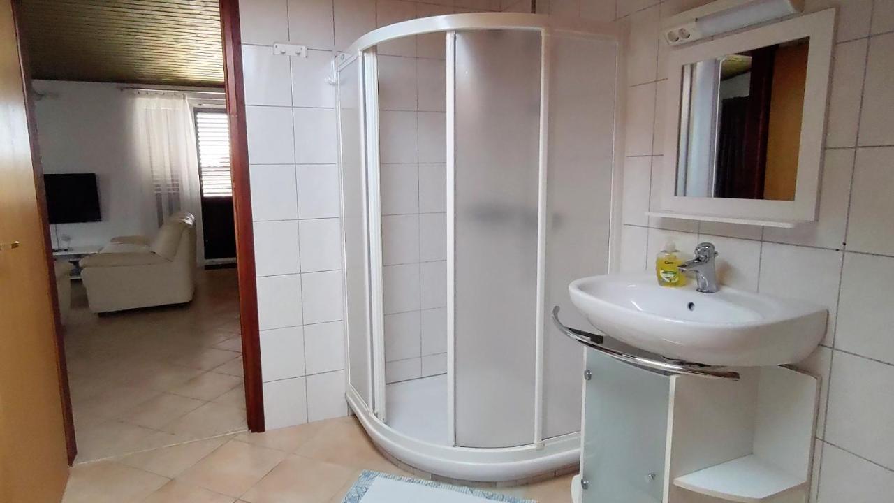 Appartamento House Elan Kornić Esterno foto
