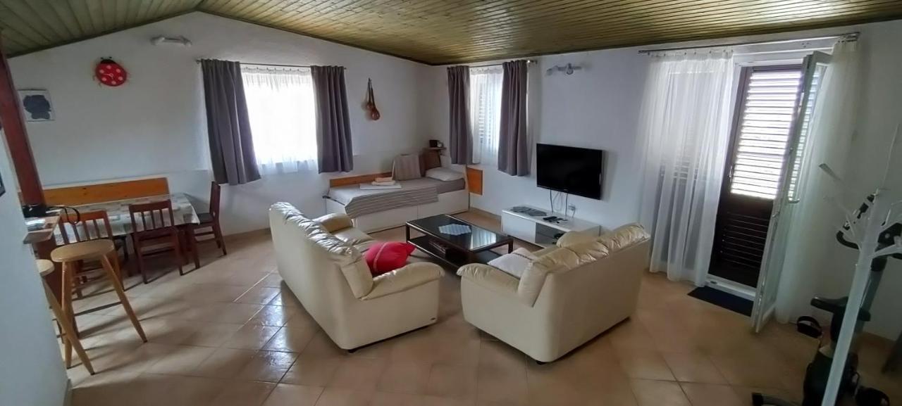 Appartamento House Elan Kornić Esterno foto